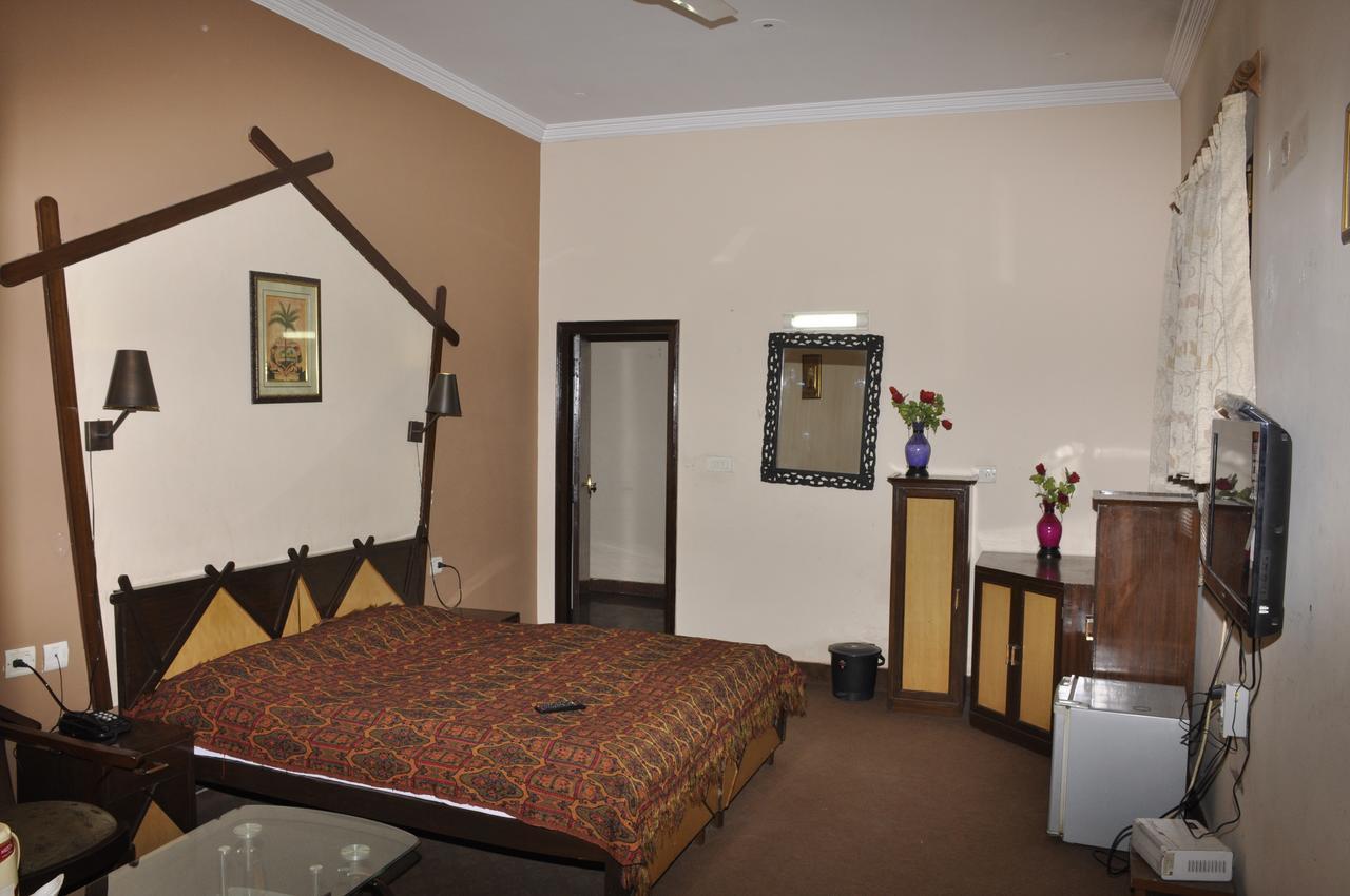 Hotel Pratiksha Moradabad Exterior photo